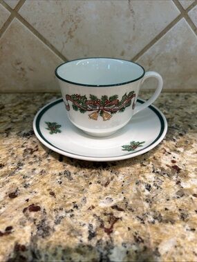 Johnson Brothers Victorian Christmas Cup & Saucer set